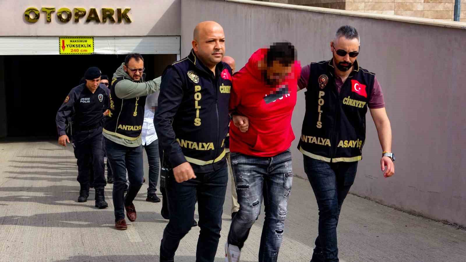 Antalya’da “paket” operasyonunda Paket kardeşler tutuklandı
