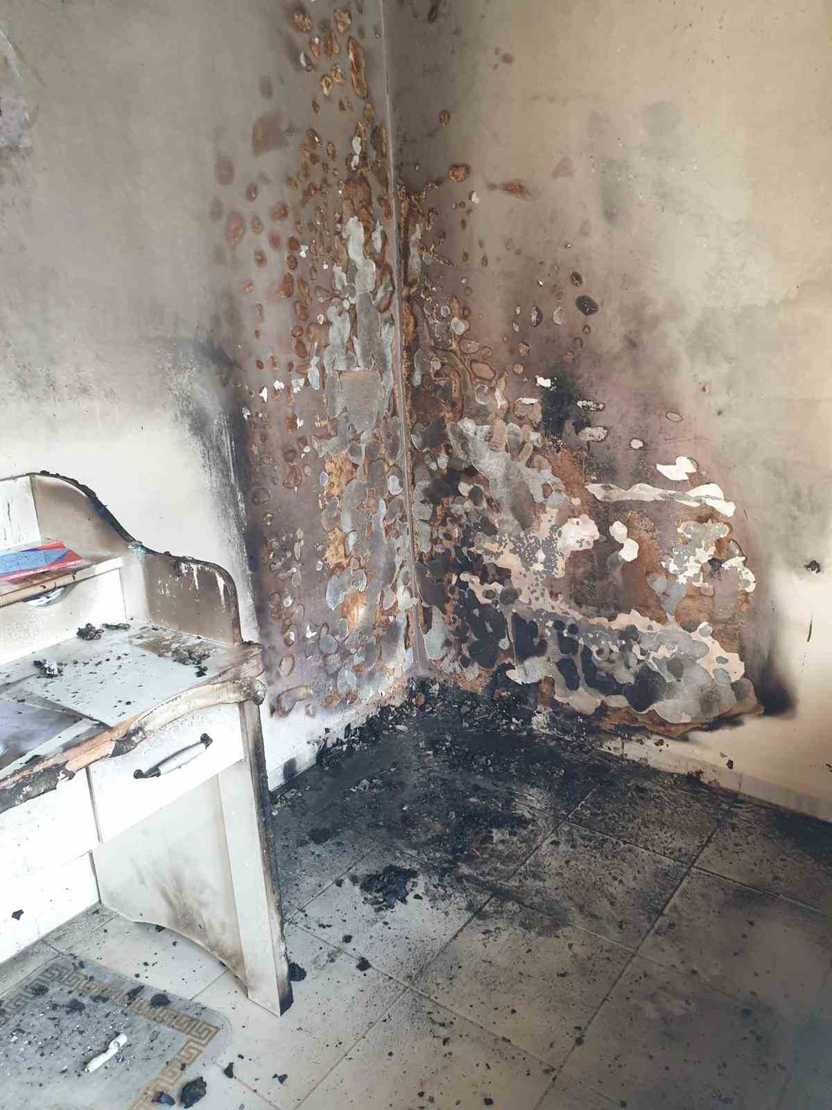 Arsuz’da çıkan ev yangını söndürüldü
