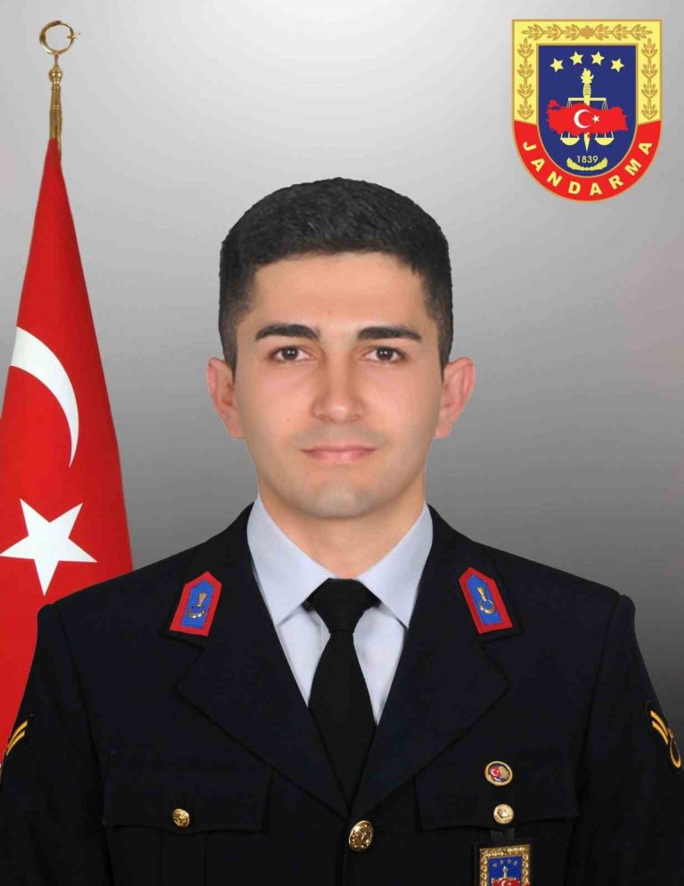 Bakan Yerlikaya: "Şırnak’ta zırhlı aracın devrilmesi sonucu 2 asker şehit oldu"