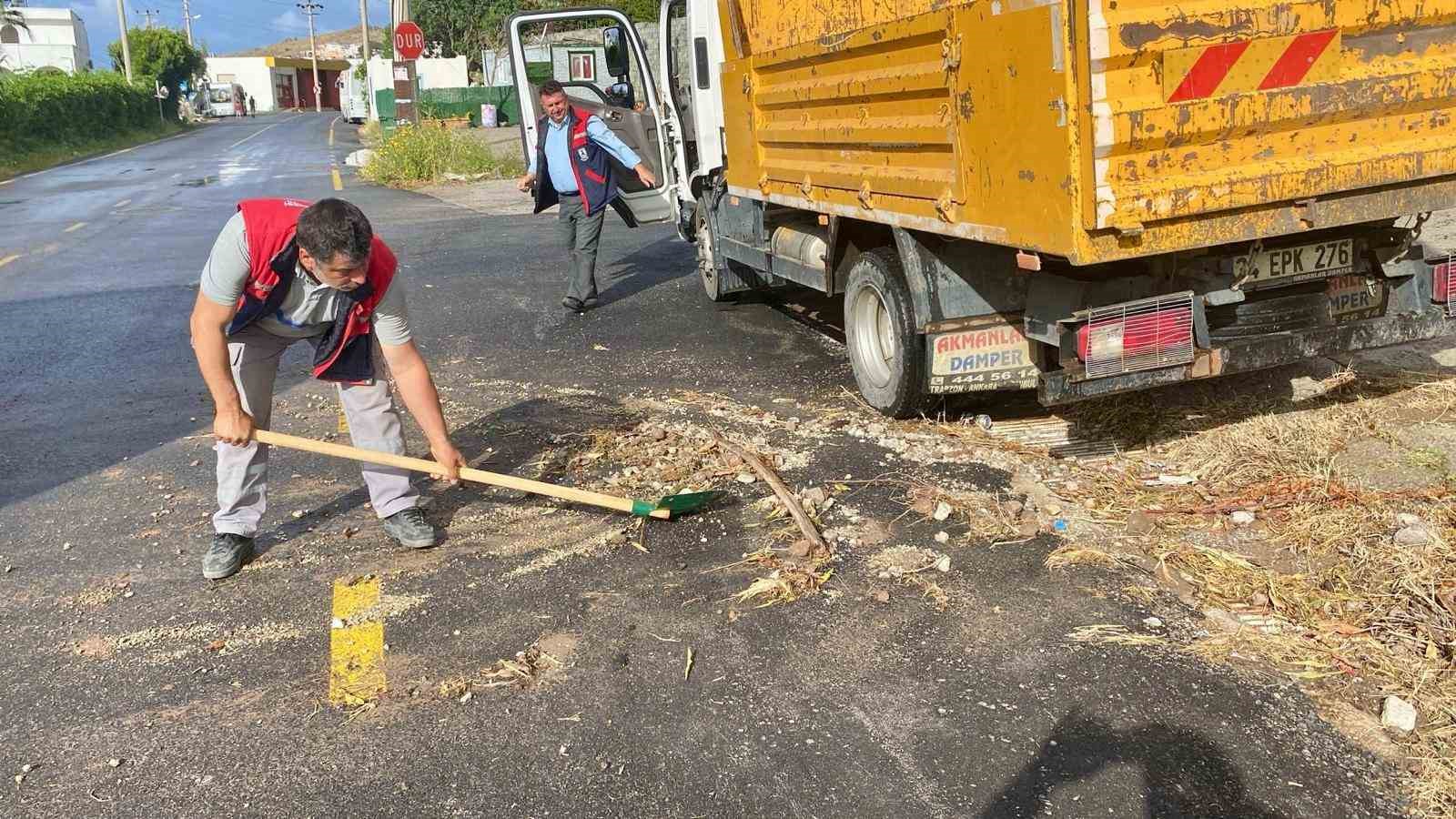 Belediye ekiplerinin yağış mesaisi
