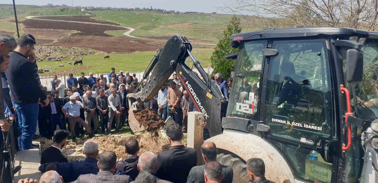 Beşiktaş’taki yangında hayatını kaybeden 2 Şırnaklı İdil’de defnedildi
