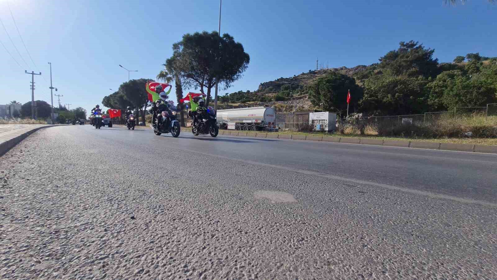 Bodrum’da polisler kortej düzenledi
