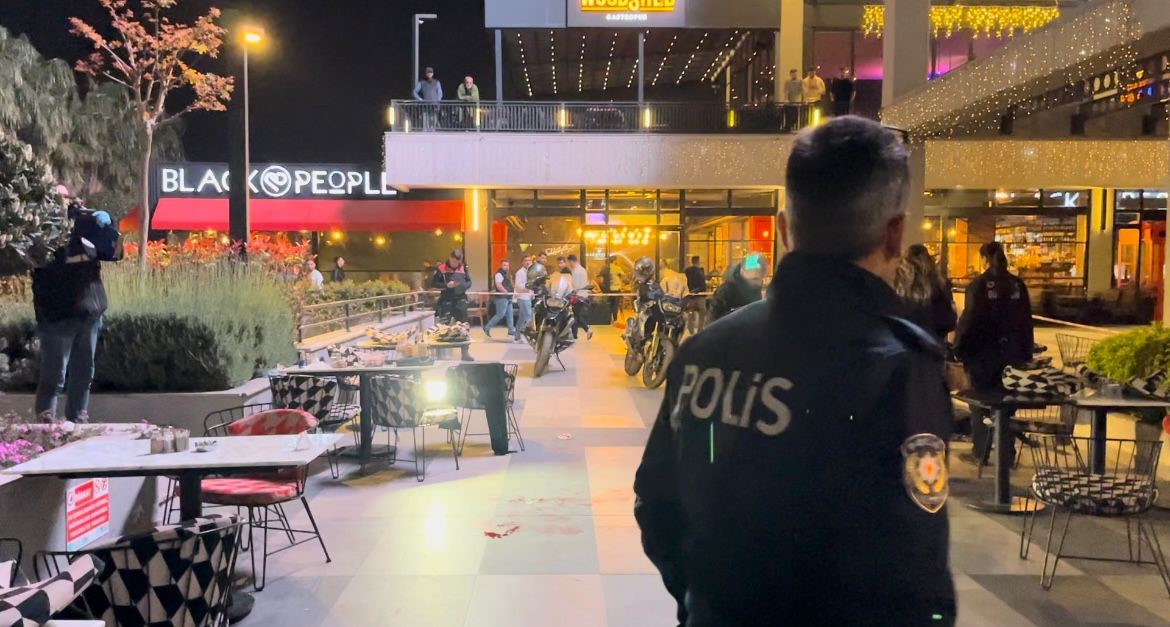 Bursa’da kız meselesi nedeniyle çıkan silahlı kavgada 2 kişi yaralandı
