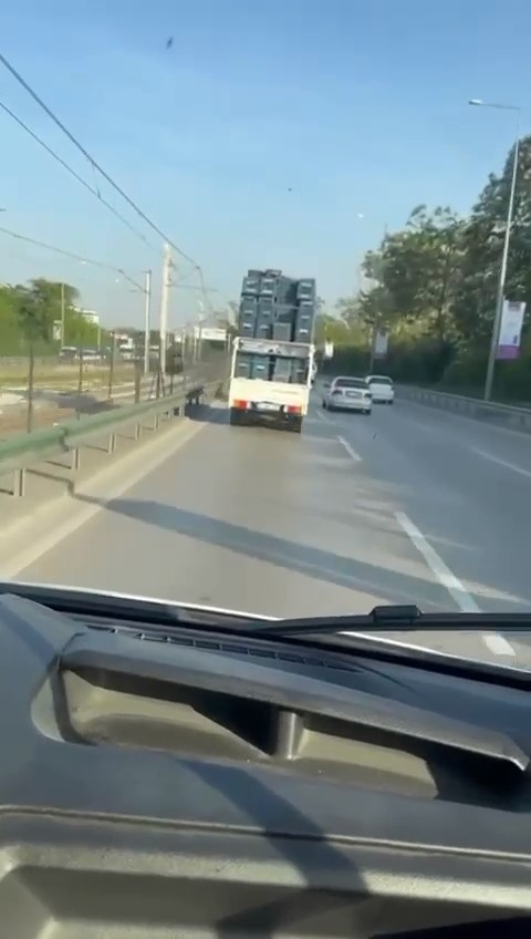 Bursa’da tehlikeli taşımacılık kamerada
