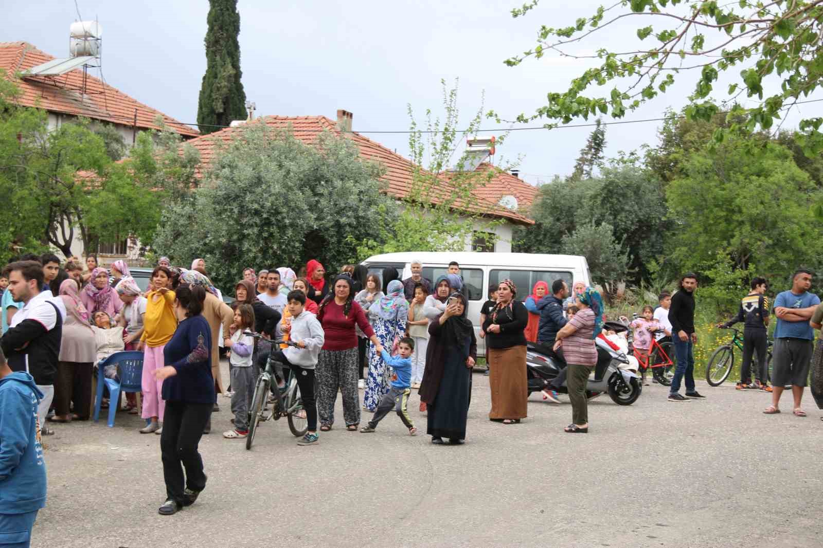 Çocukların ateşle oyununda gecekondu ve kamyonet küle döndü
