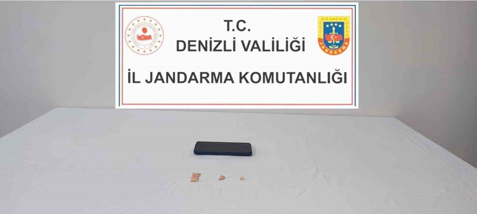 Denizli jandarmasından uyuşturucu tacirleri 3 ilçede eş zamanlı operasyon: 11 gözaltı
