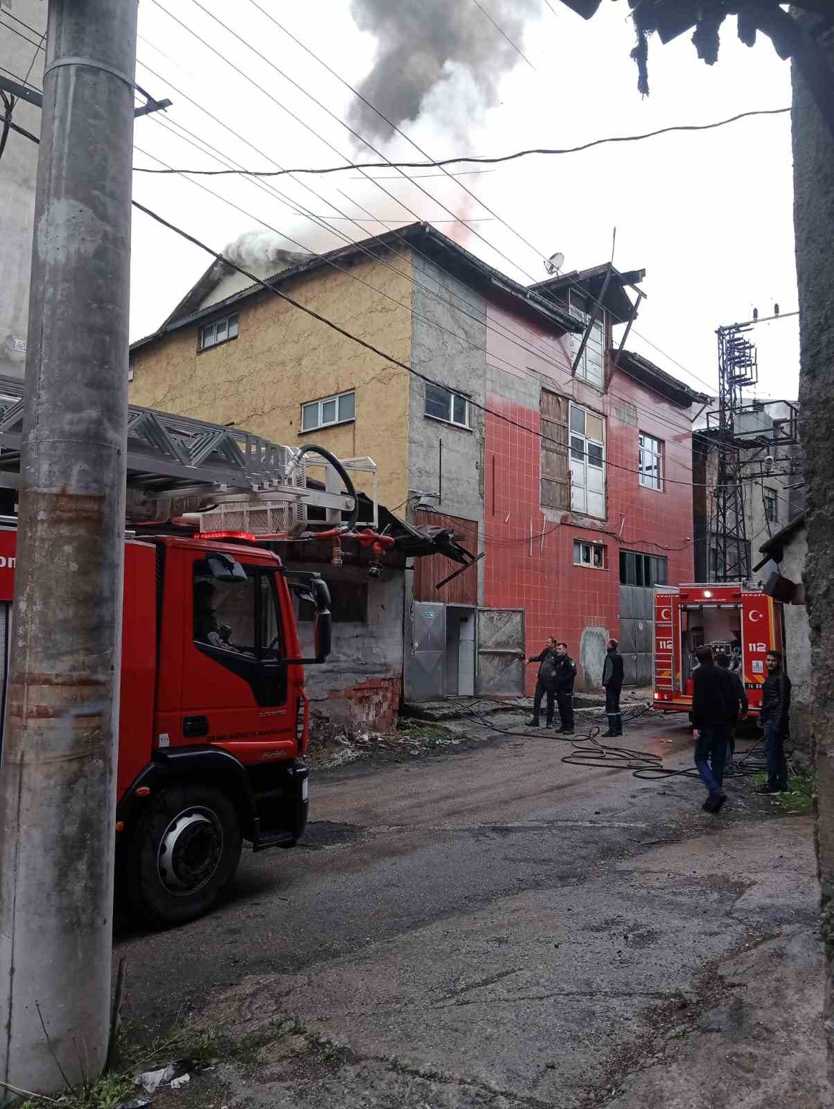 Deri fabrikasında çıkan yangın söndürüldü