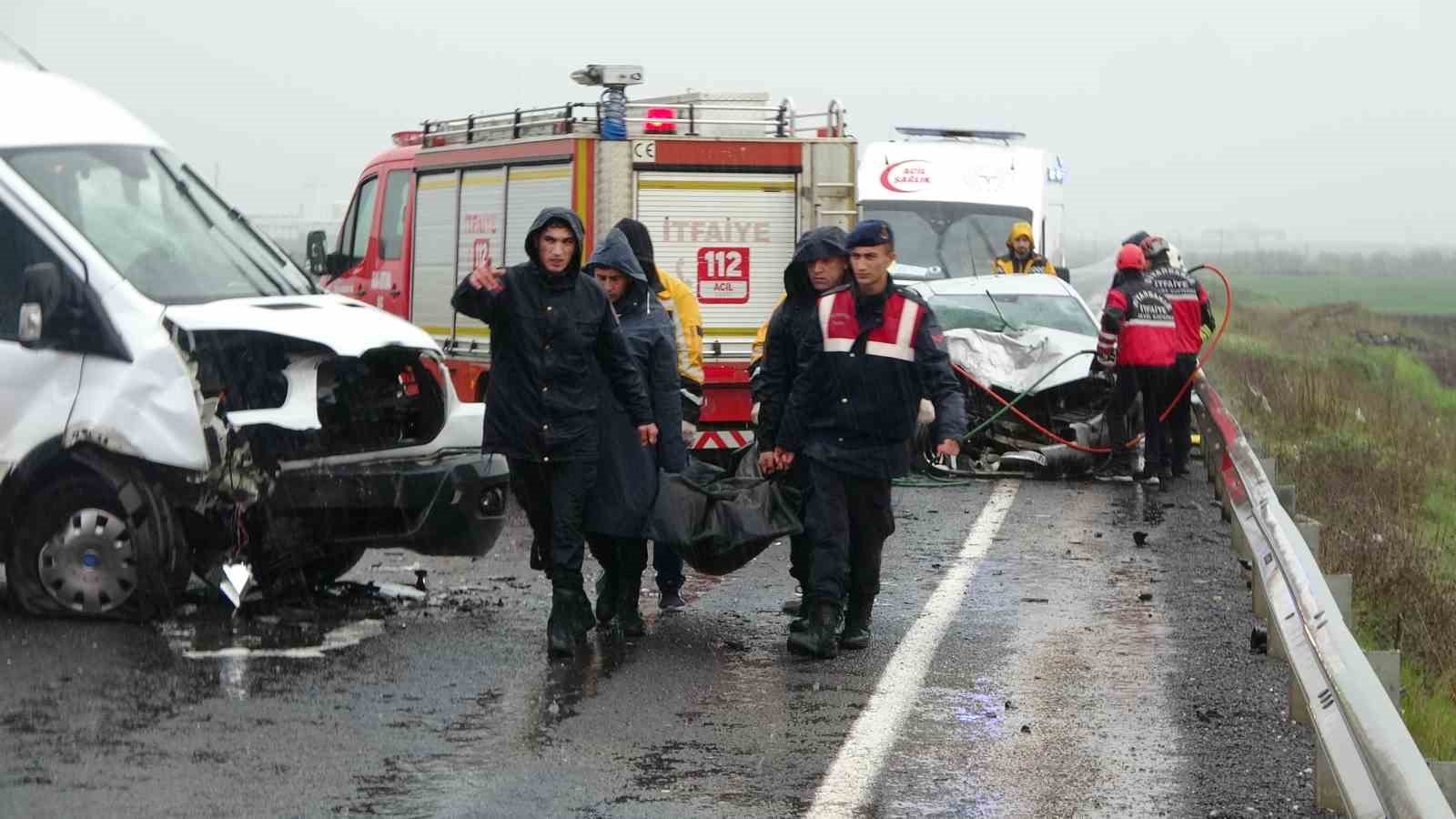 Diyarbakır’da feci kaza: 3 ölü, 2’si ağır 5 yaralı