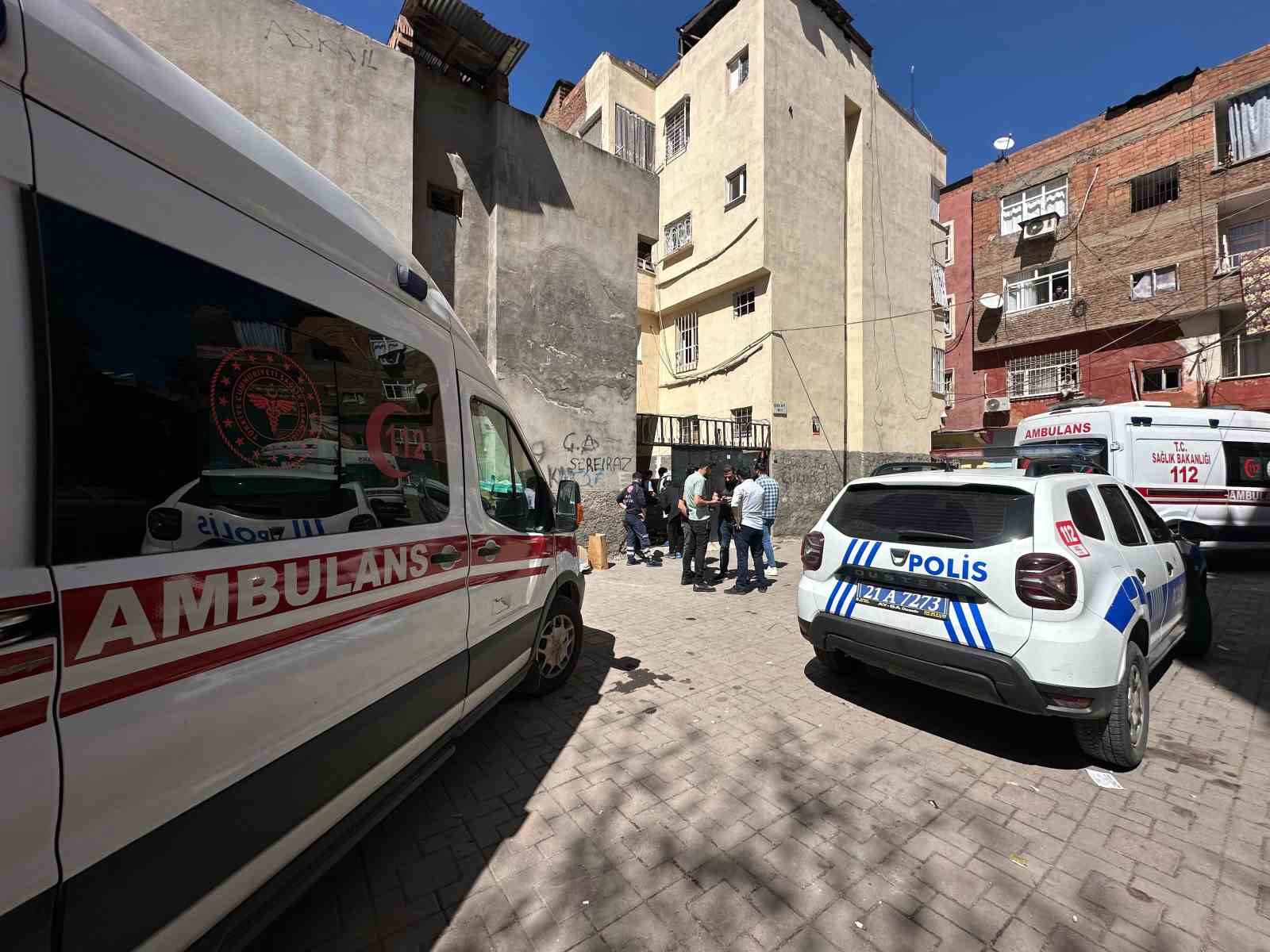 Diyarbakır’da yasak aşk cinayeti: Eşini ve sevgilisini öldürdü

