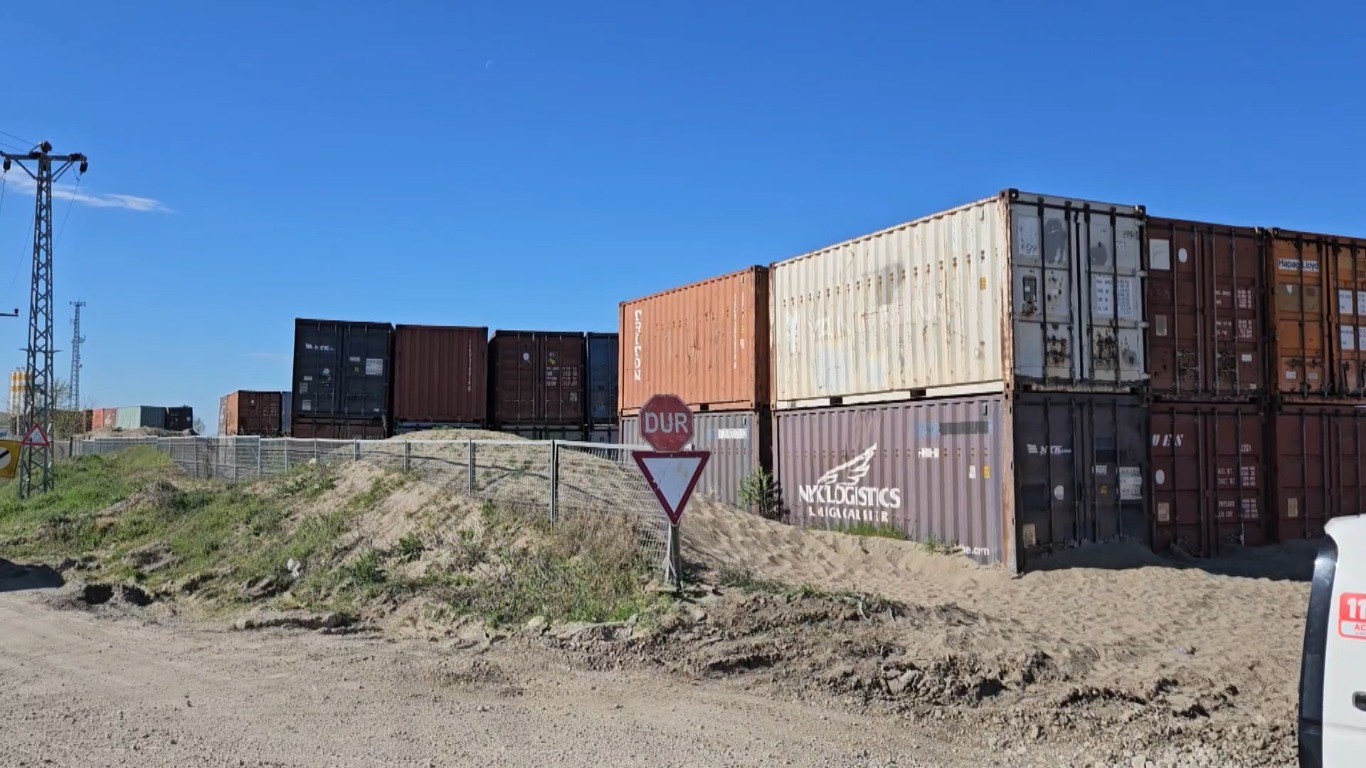 Edirne’de konteynerde 10 kaçak göçmen yakalandı
