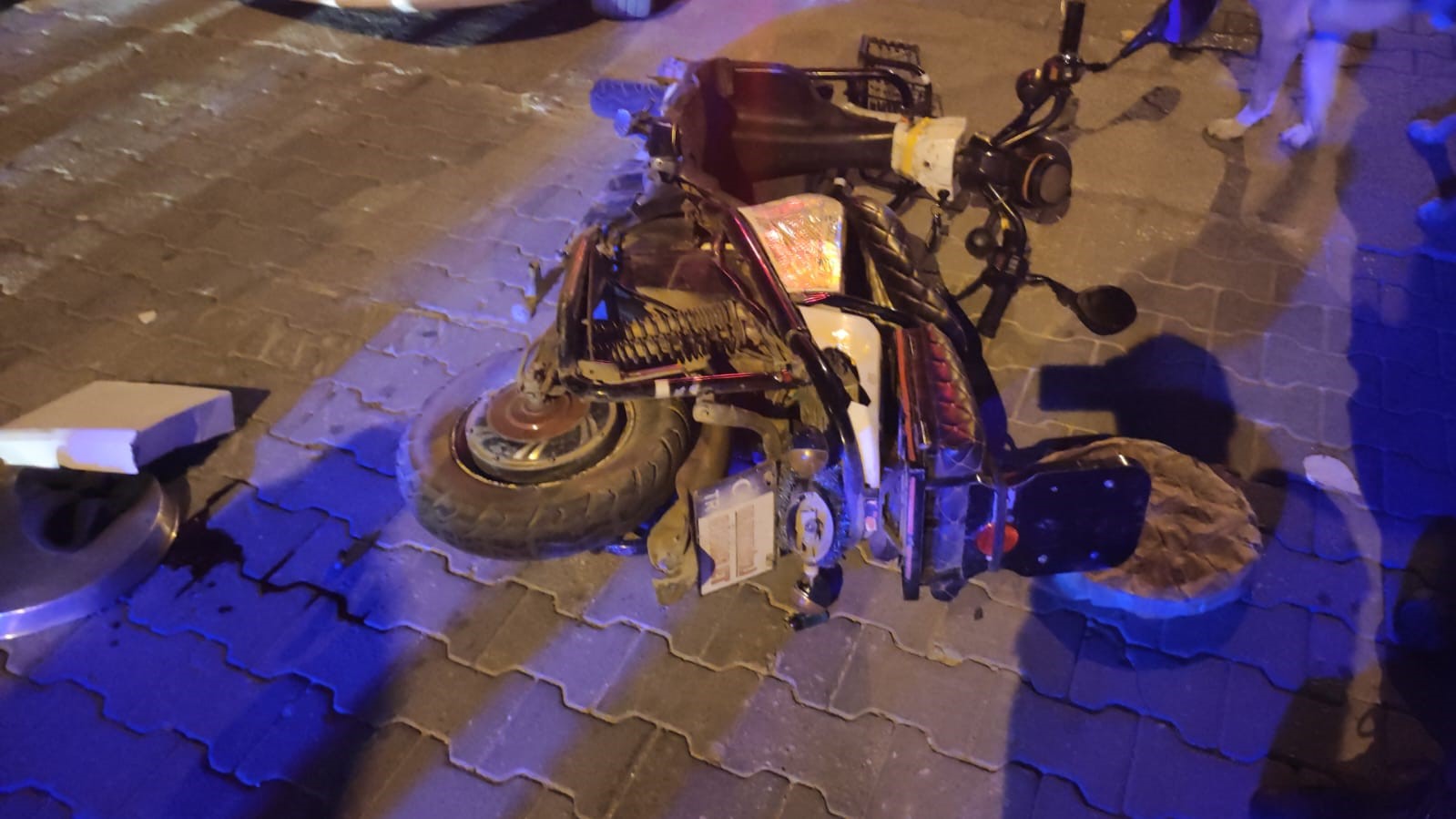 Ehliyetsiz motosikletlilerin kazasında iki sürücü yaralandı
