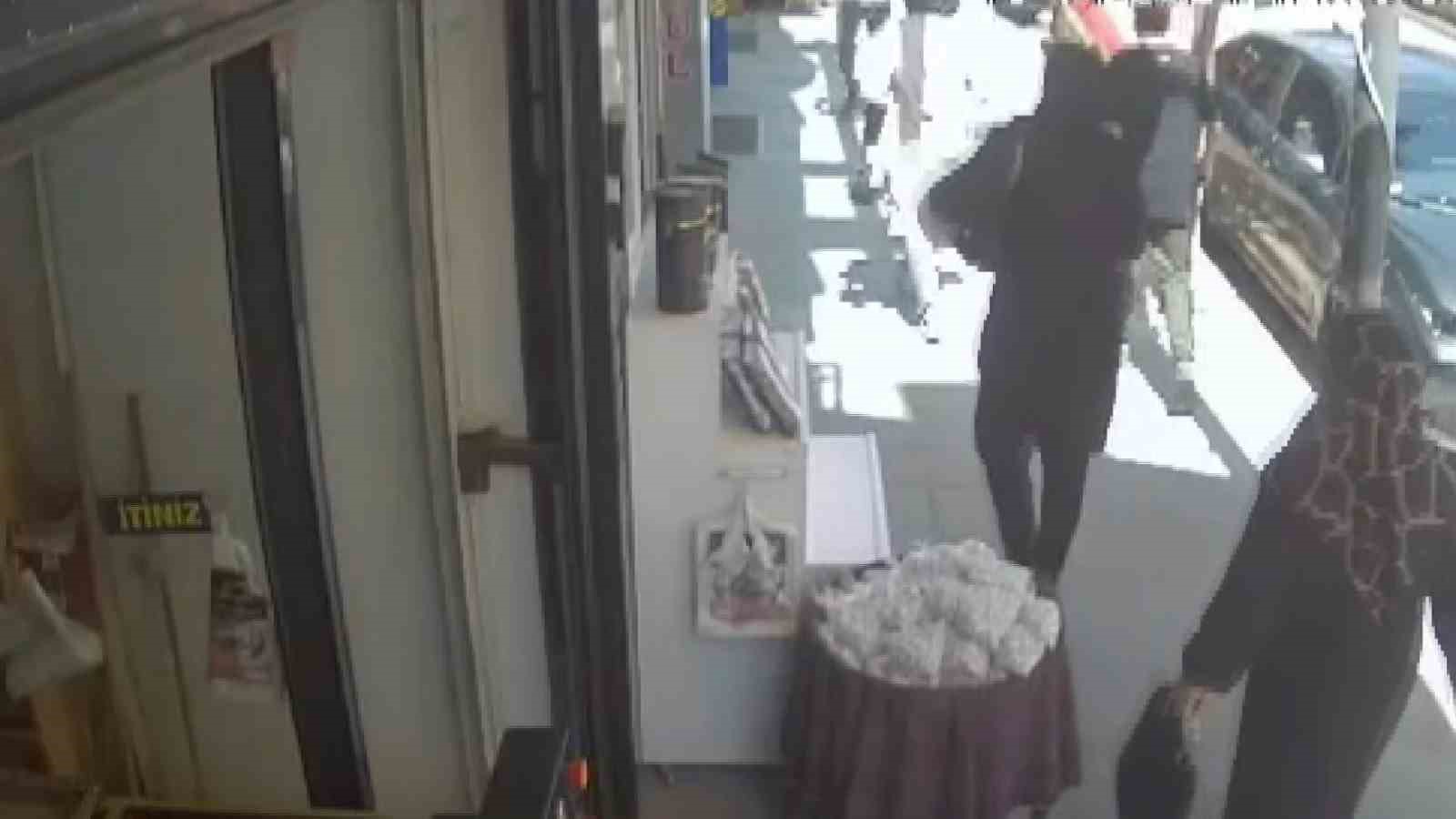 Elazığ’da bir kadın, orcik çalarken güvenlik kamerasına yakalandı
