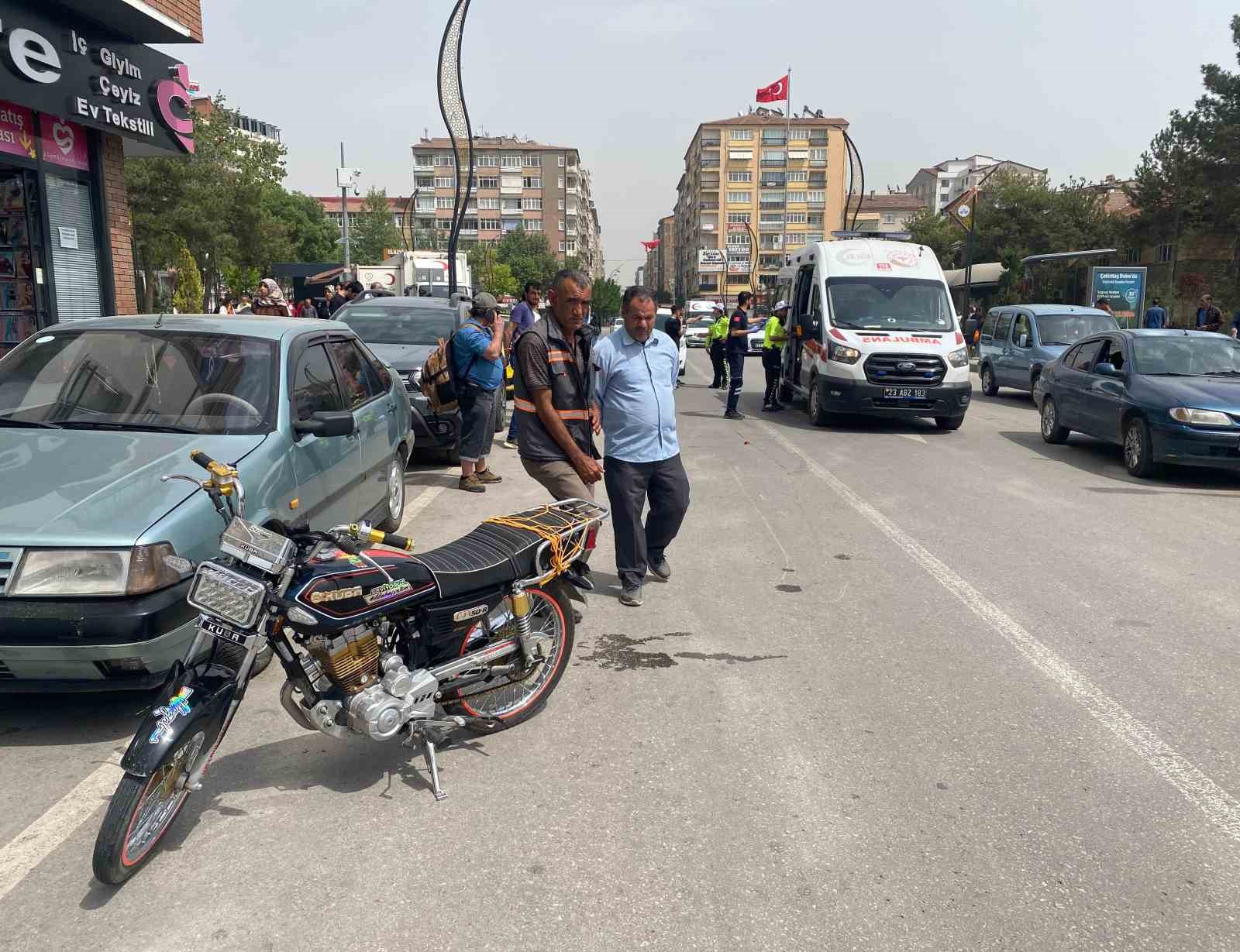 Elazığ’da motosikletin çarptığı kadın yaralandı

