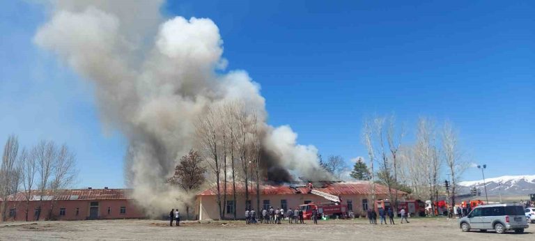 Erzurum Şeker Fabrikası’nda yangın