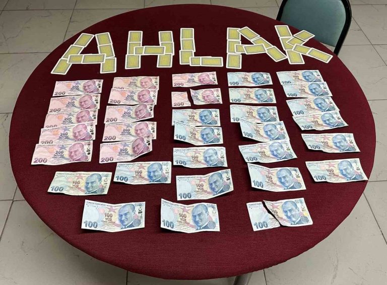 Eskişehir’de kumar oynayan 5 kişiye 32 bin 125 TL para cezası kesildi