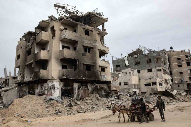 Gazze’de can kaybı 33 bin 360’a yükseldi