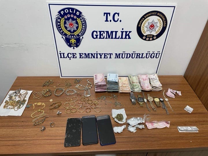 Gemlik’te uyuşturucu madde kullanımı ve satışı yapan 64 kişi yakalandı
