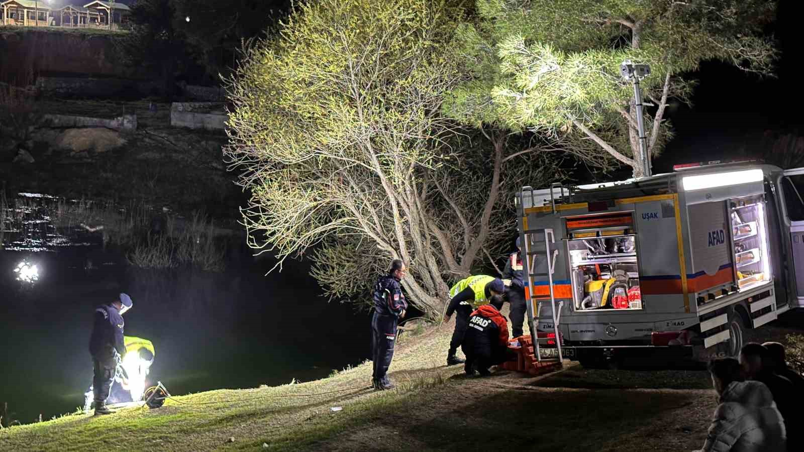 Gölete düşen otomobilde kayıp kişinin cansız bedenine ulaşıldı
