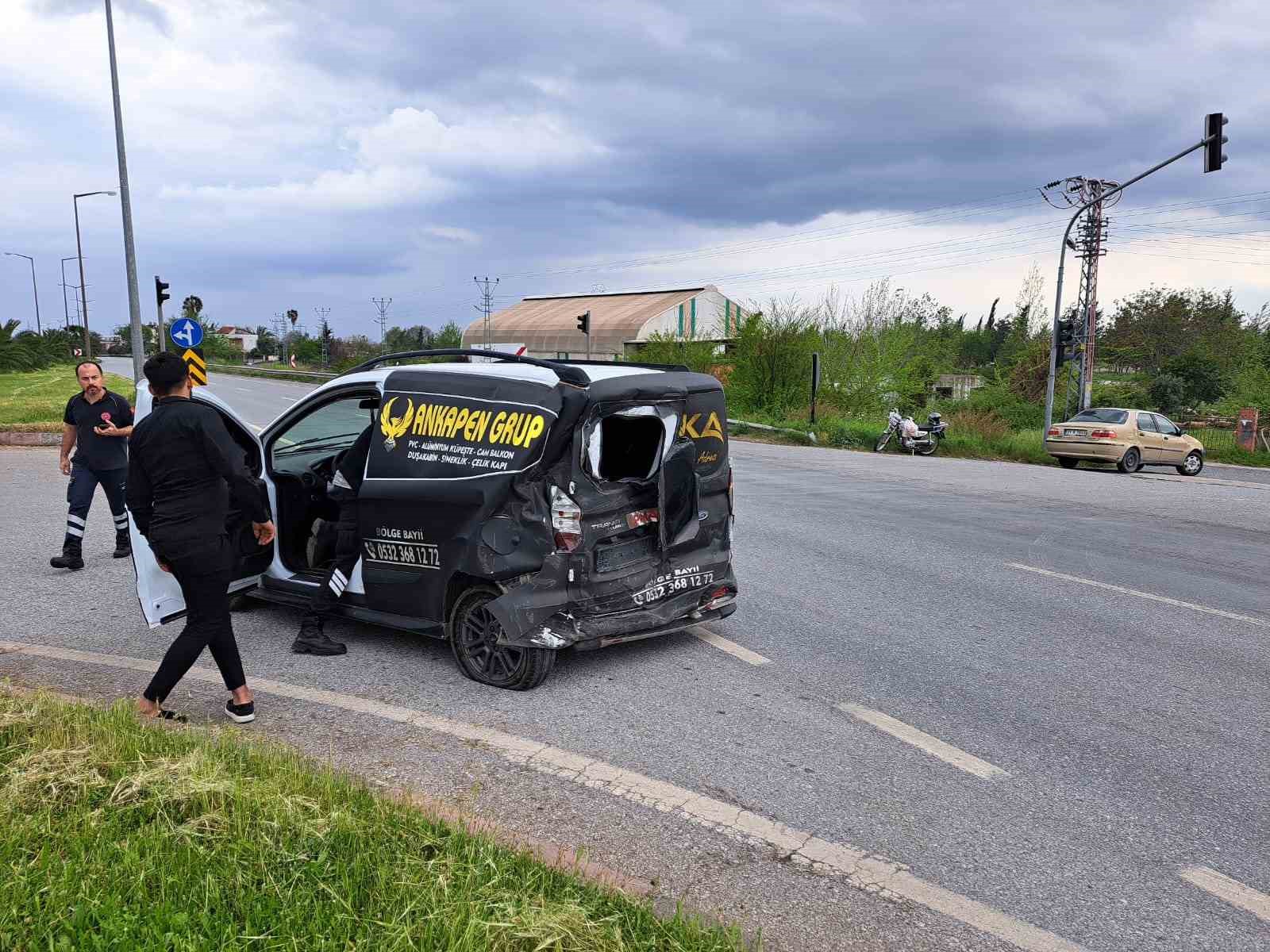 Hatay’da 3 aracın karıştığı kazada 7 kişi yaralandı
