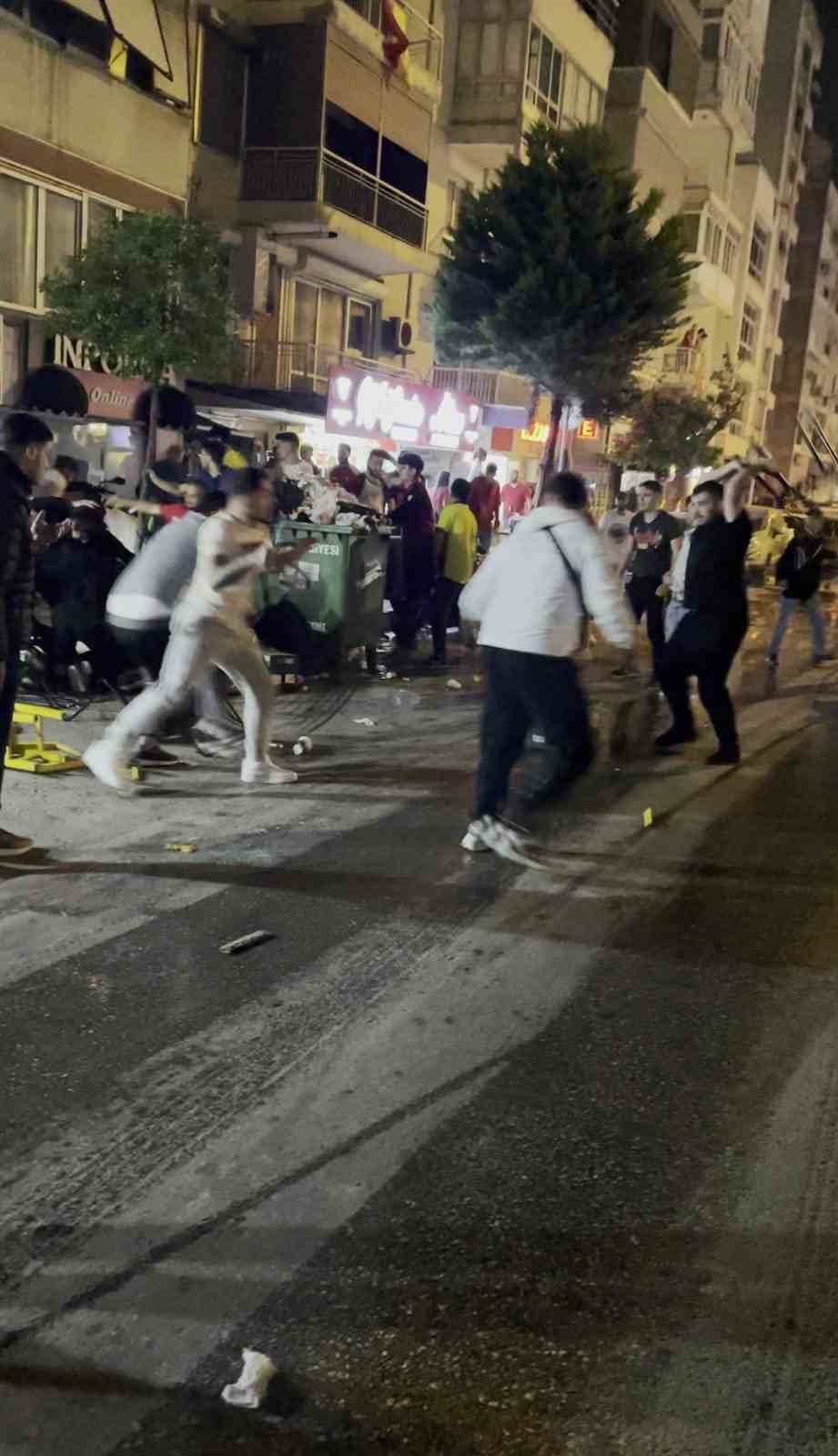 İş yerine sığınan genci taraftarlara vermediler, ortalık savaş alanına döndü
