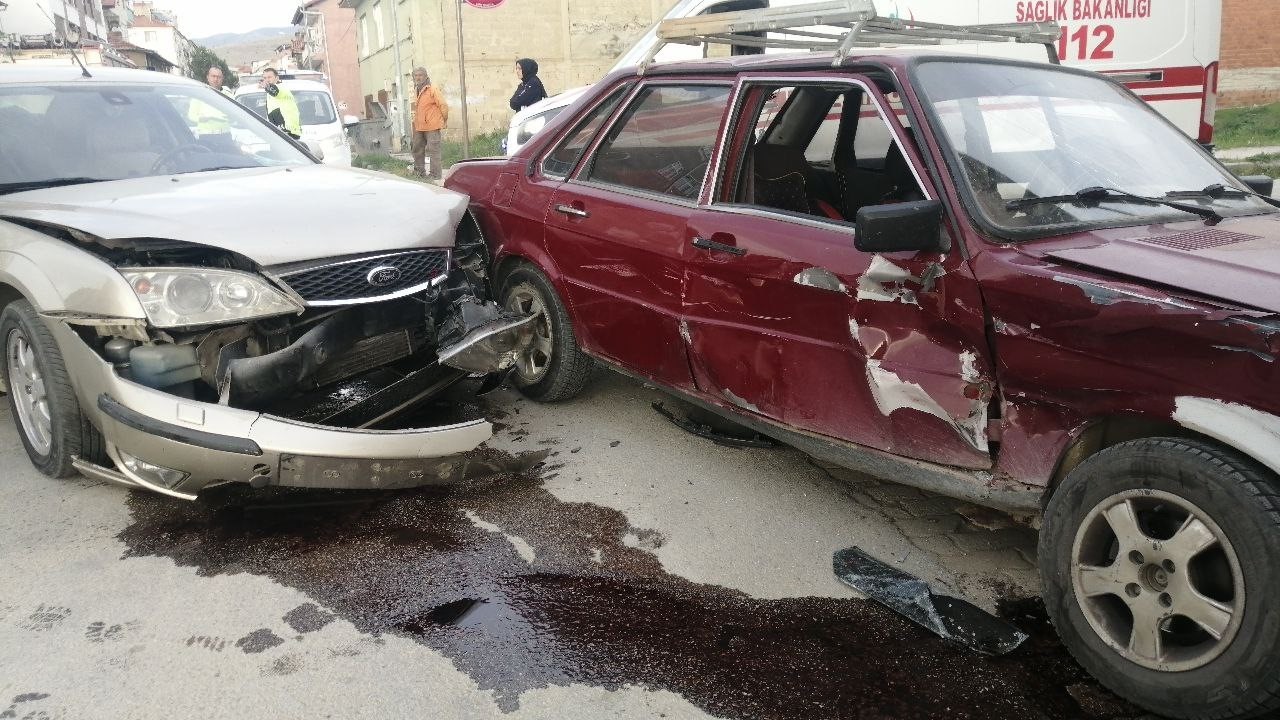 Isparta’da trafik kazası: 2 yaralı
