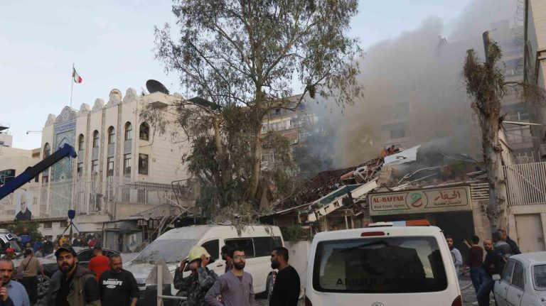 İsrail’in İran’ın Suriye’deki büyükelçiliğine düzenlediği saldırıda 6 kişi hayatını kaybetti