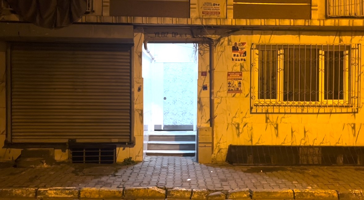 İstanbul’da film gibi olay kamerada: Sevgilisinin komşularına kurşun yağdırdı
