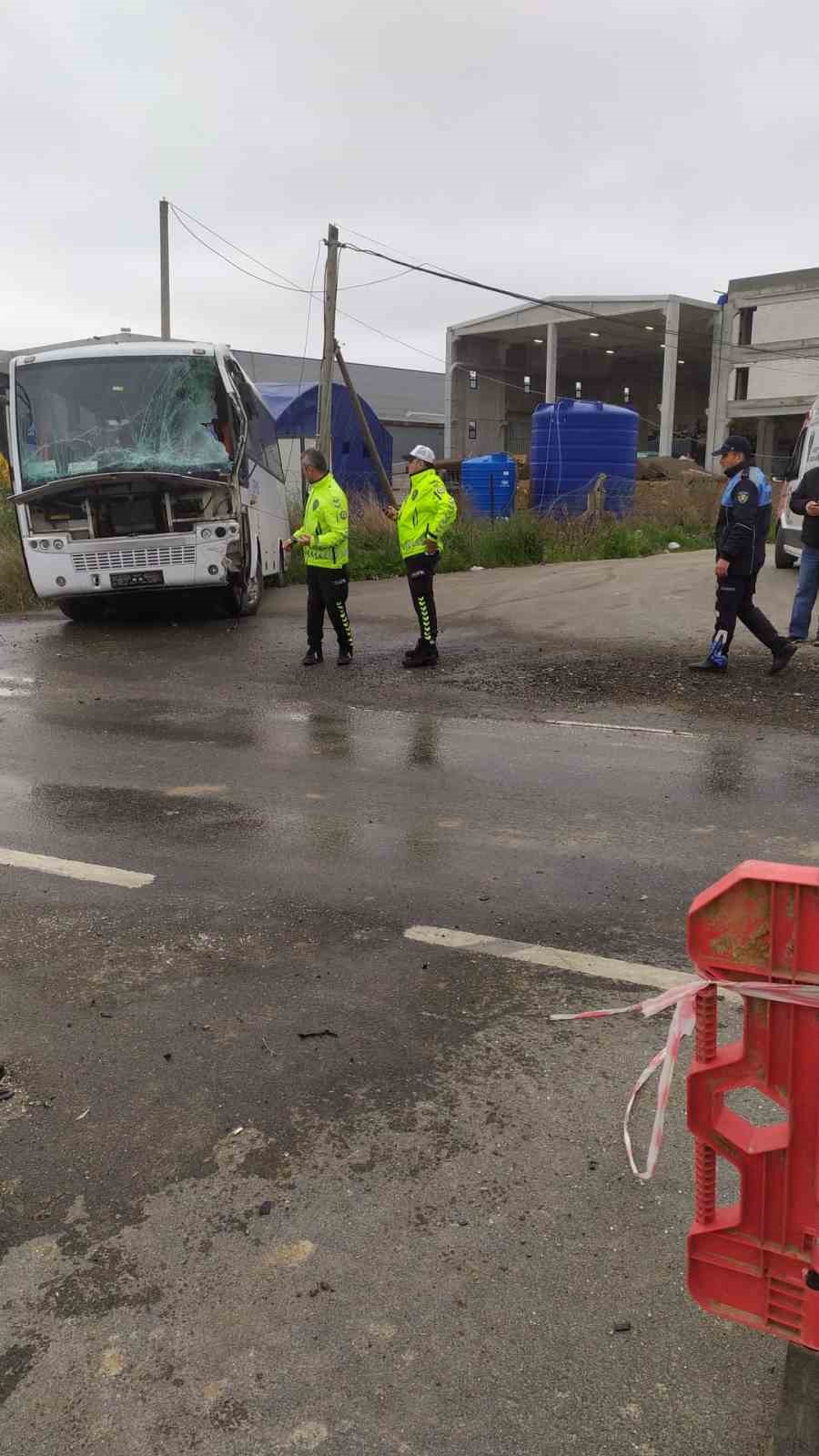 İstanbul’da işçi servisleri çarpıştı: 7 yaralı
