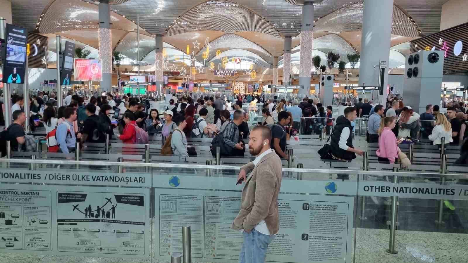 İstanbul Havalimanı’nda bayram tatili yoğunluğu
