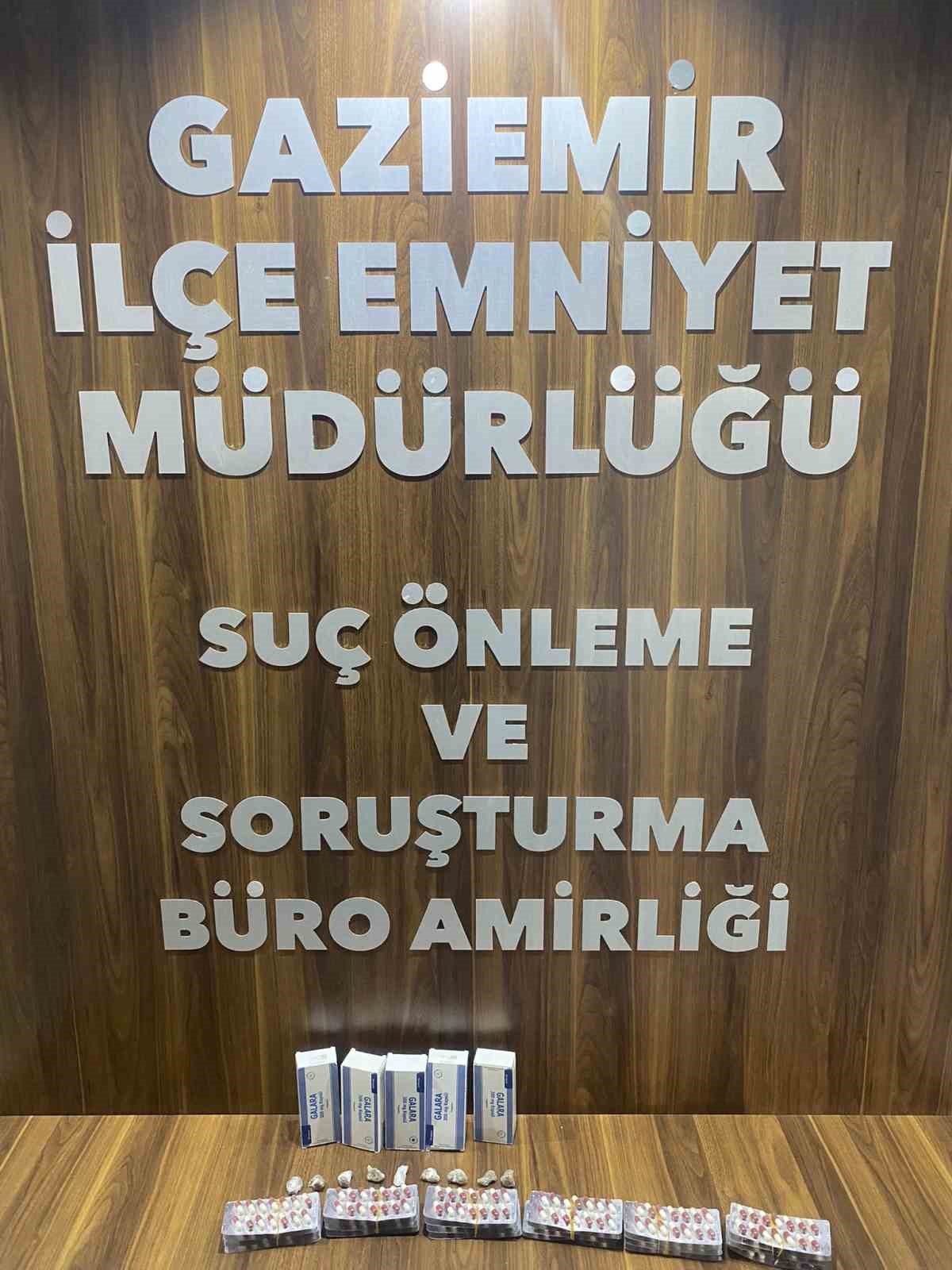 İzmir’de suçüstü yakalanan 2 zehir taciri tutuklandı