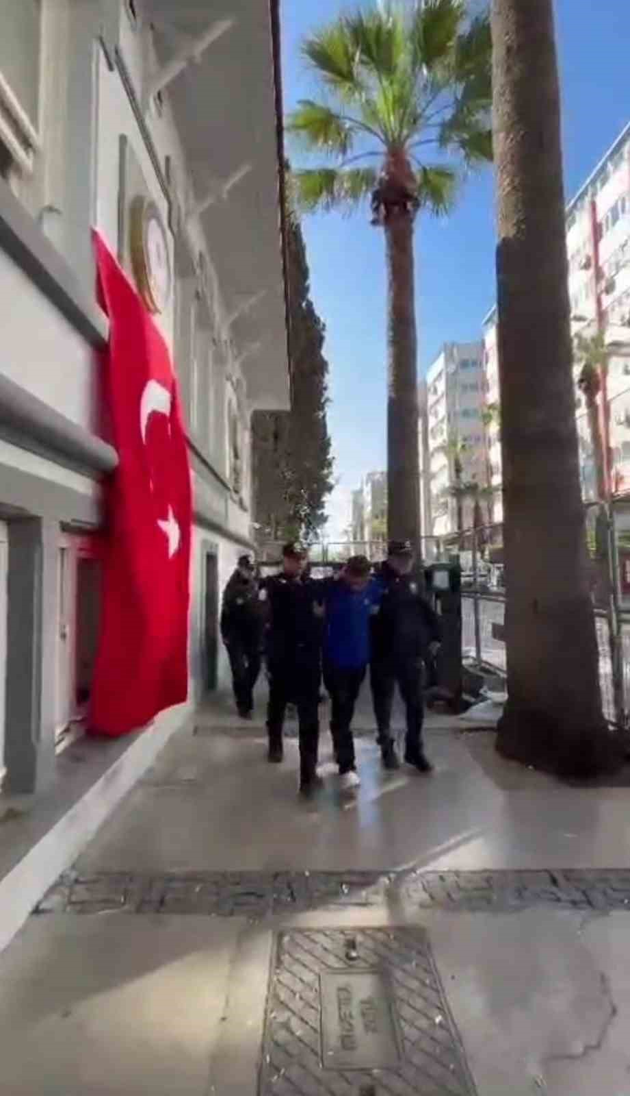 İzmir’de trans bireyin gasp edilerek darp edilmesi olayında 6 gözaltı
