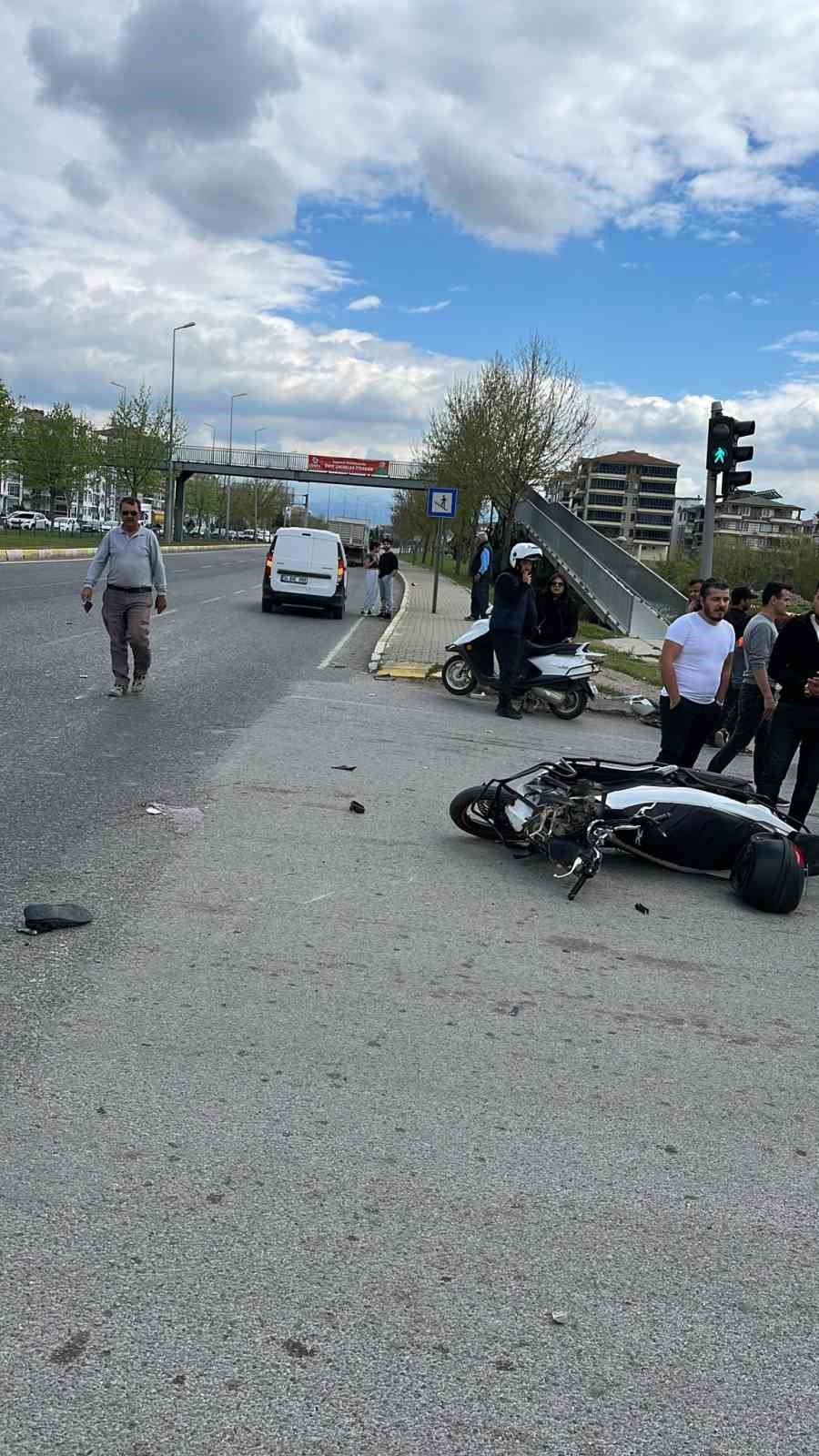 Kamyonla çarpışan motosiklet sürücüsü hayatını kaybetti
