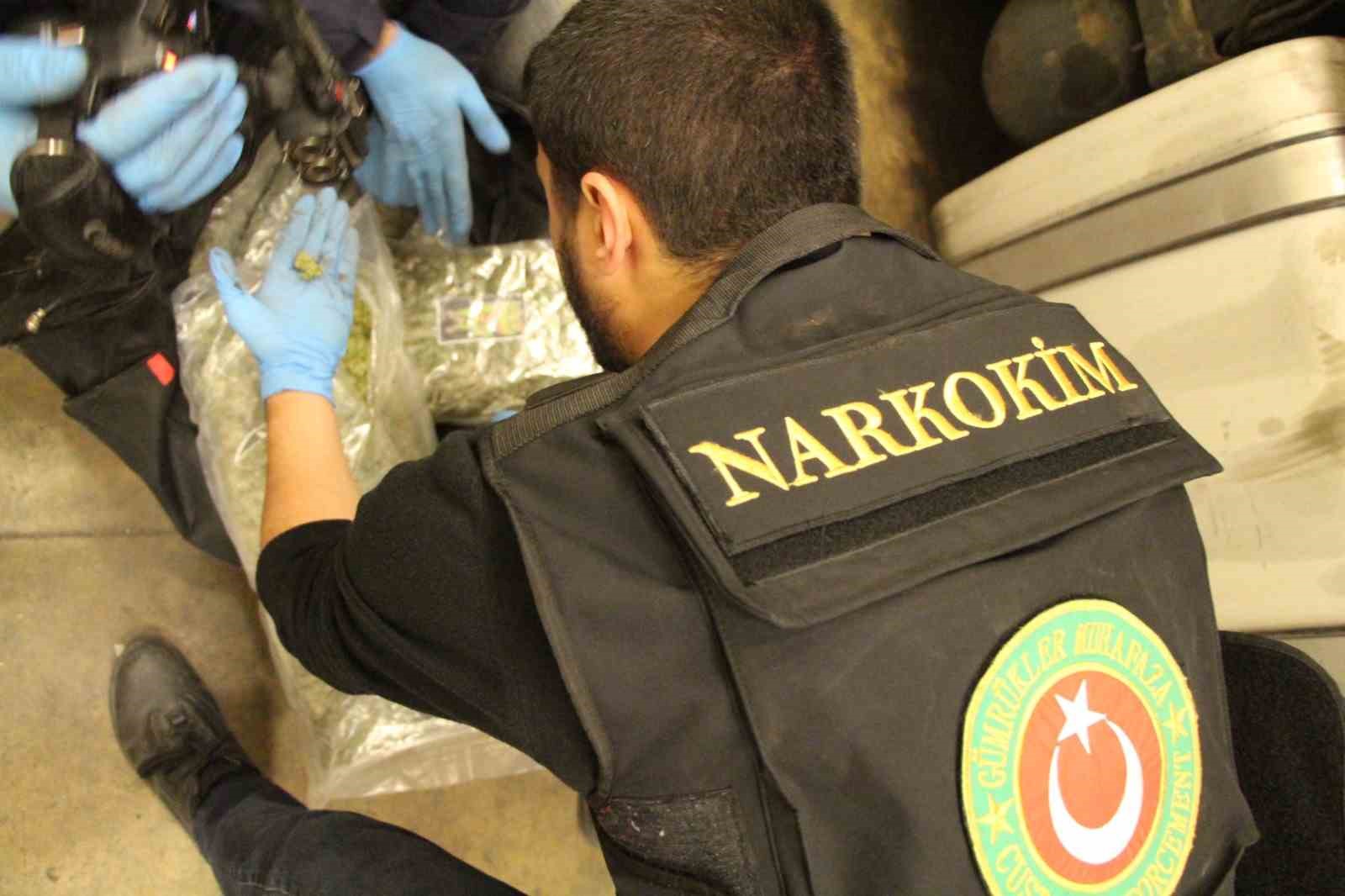 Kapıkule Gümrük Kapısında 220 kilogram uyuşturucu ele geçirildi
