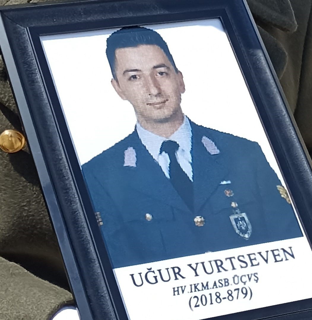 Kayınpederi ve kayınbiraderinin saldırısı sonucu ölen astsubay son yolculuğuna uğurlandı
