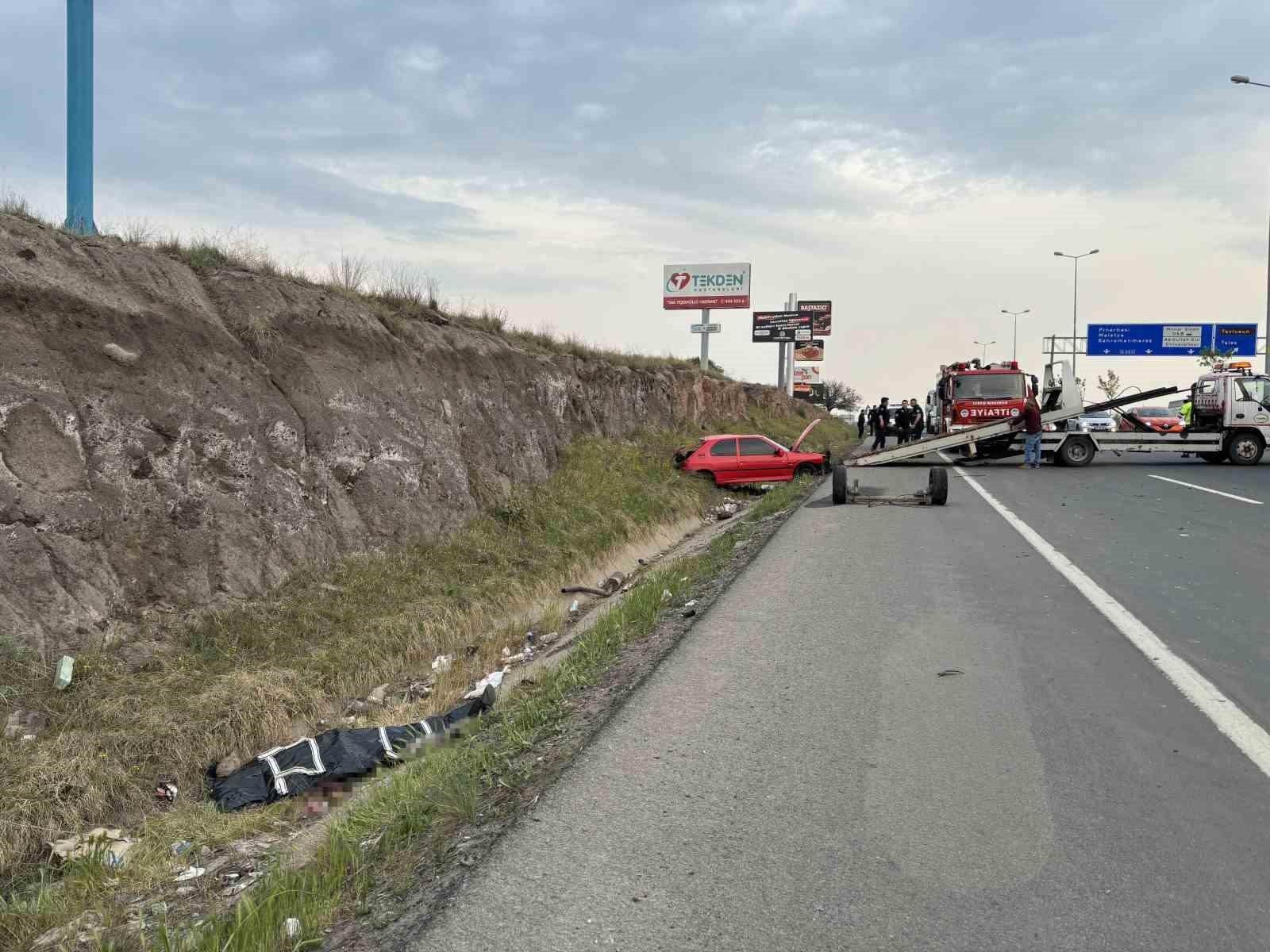 Kayseri’de kazada paramparça olan aracın sürücüsü hayatını kaybetti