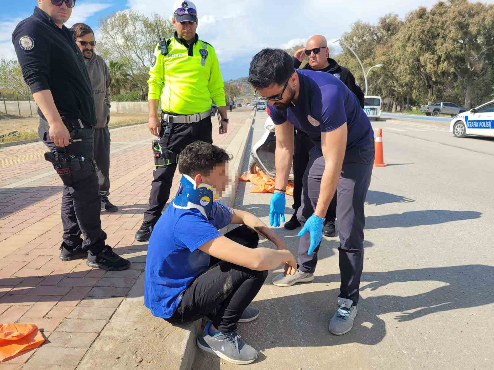 Kaza yapan 2 arkadaş yaralandı