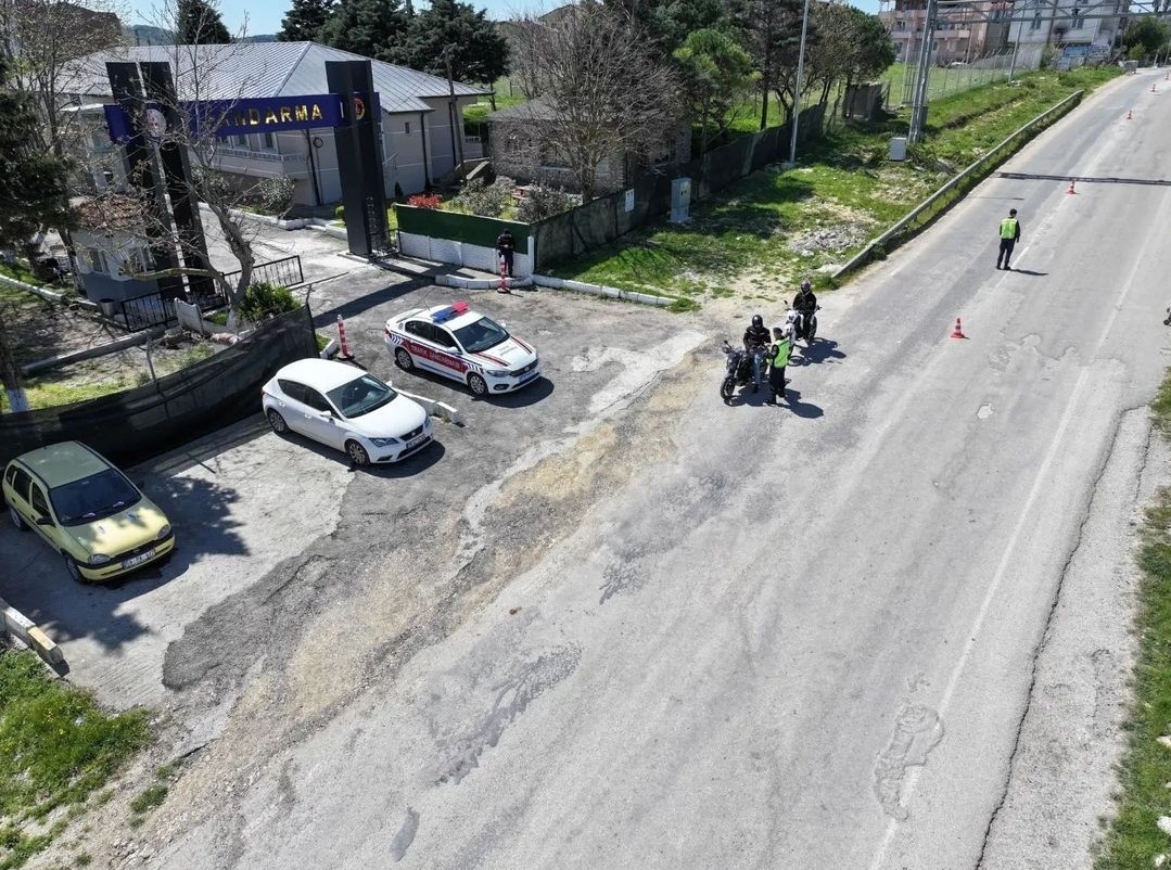 Kırklareli’nde jandarma ekiplerinden bayram öncesi dronlu denetim
