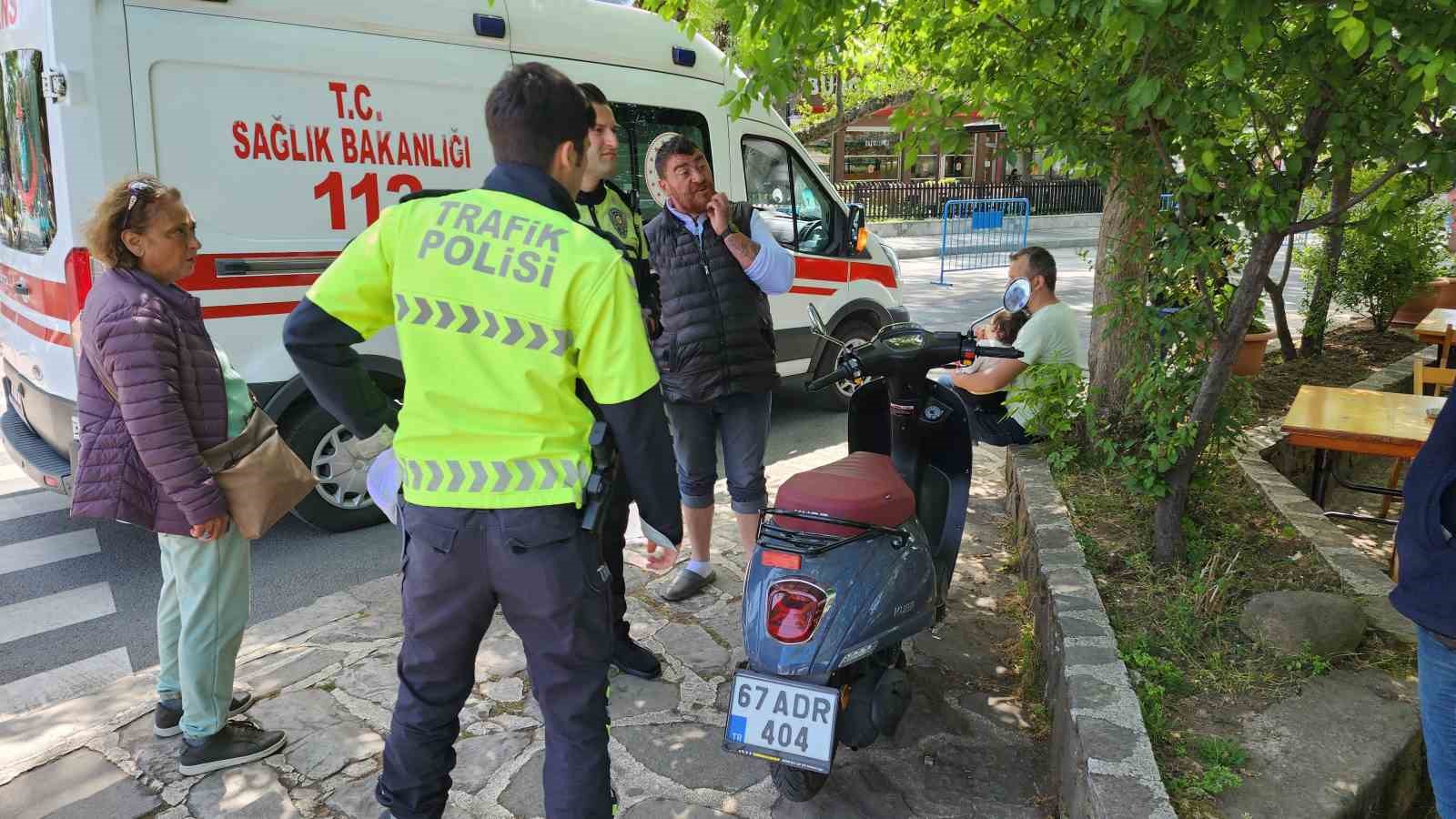 Kontrolden çıkan motosiklet devrildi, sürücüsü yaralandı
