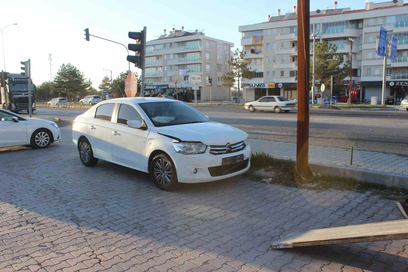 Konya’da üç araç çarpıştı: 3 yaralı
