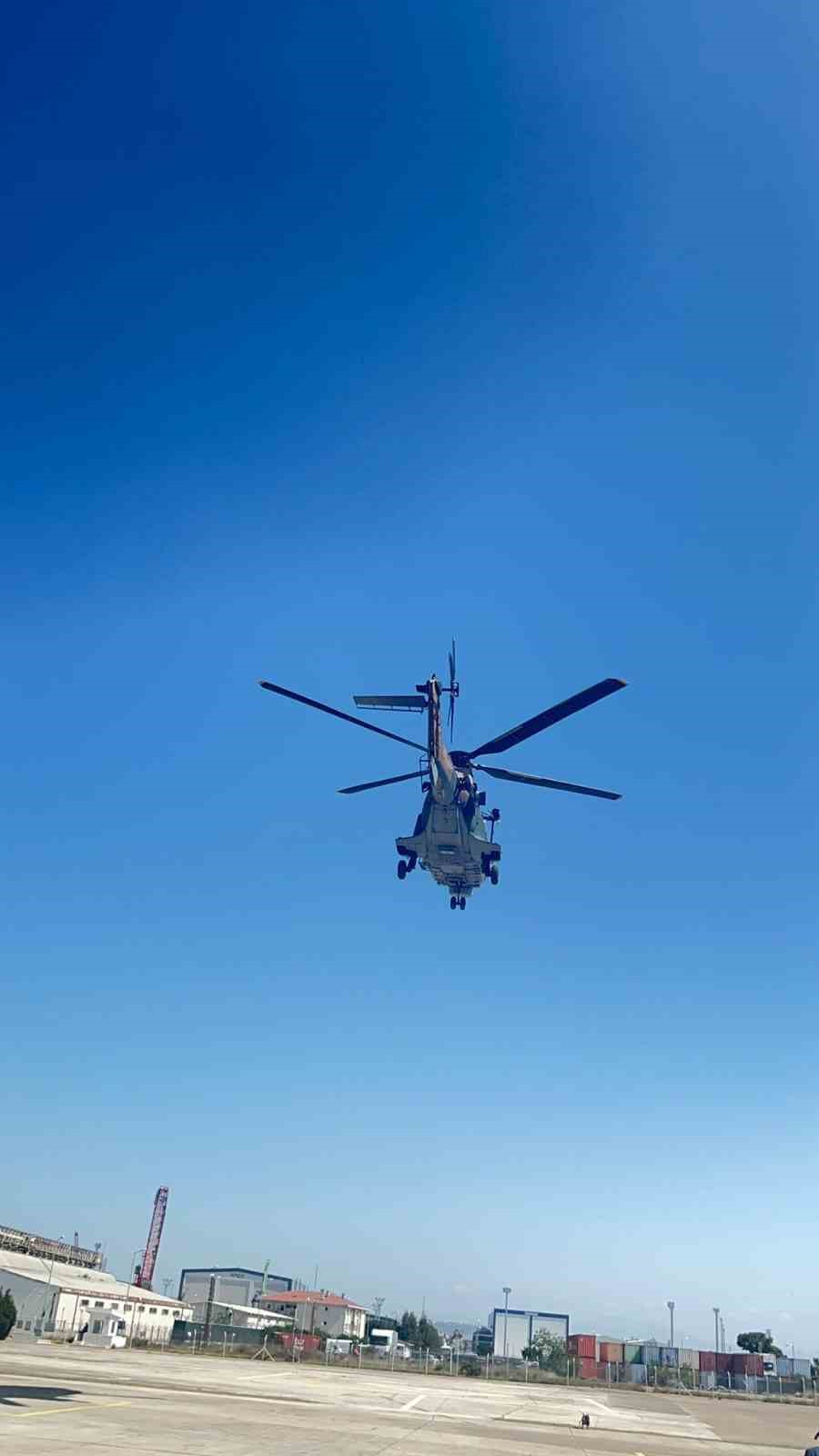 Konya’dan havalanan AS-532 Couger tipi helikopter, tahliye çalışmalarına devam ediyor
