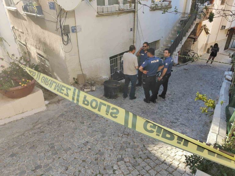 Kuşadası’nda aynı mahallede iki şüpheli ölüm