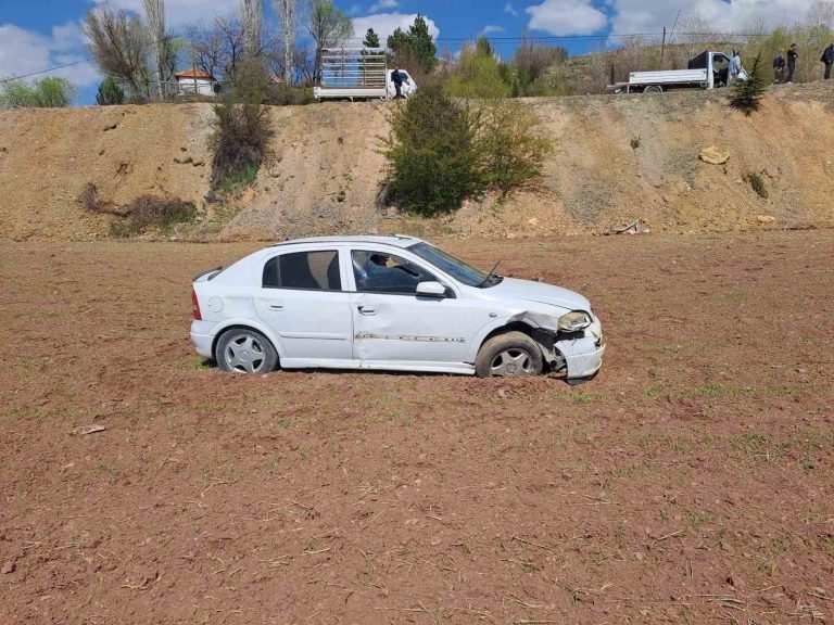 Malatya’da otomobil şarampole devrildi: 1 yaralı