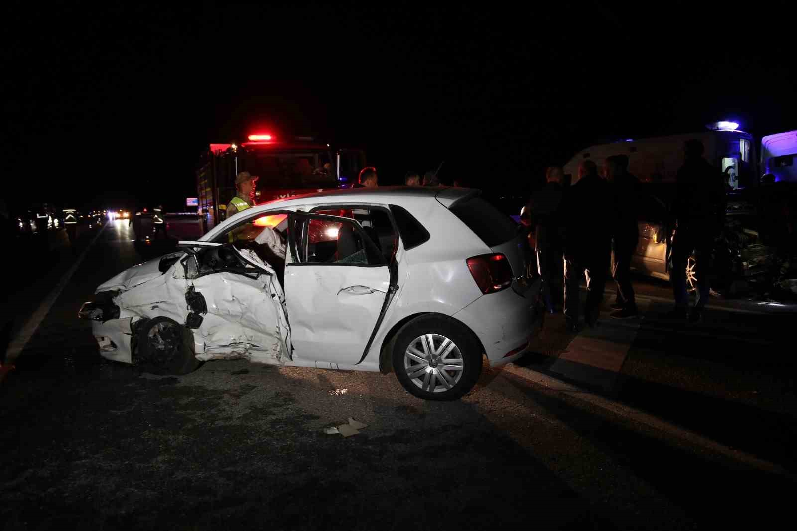 Muş’ta iki otomobil çarpıştı, 9 kişi yaralandı
