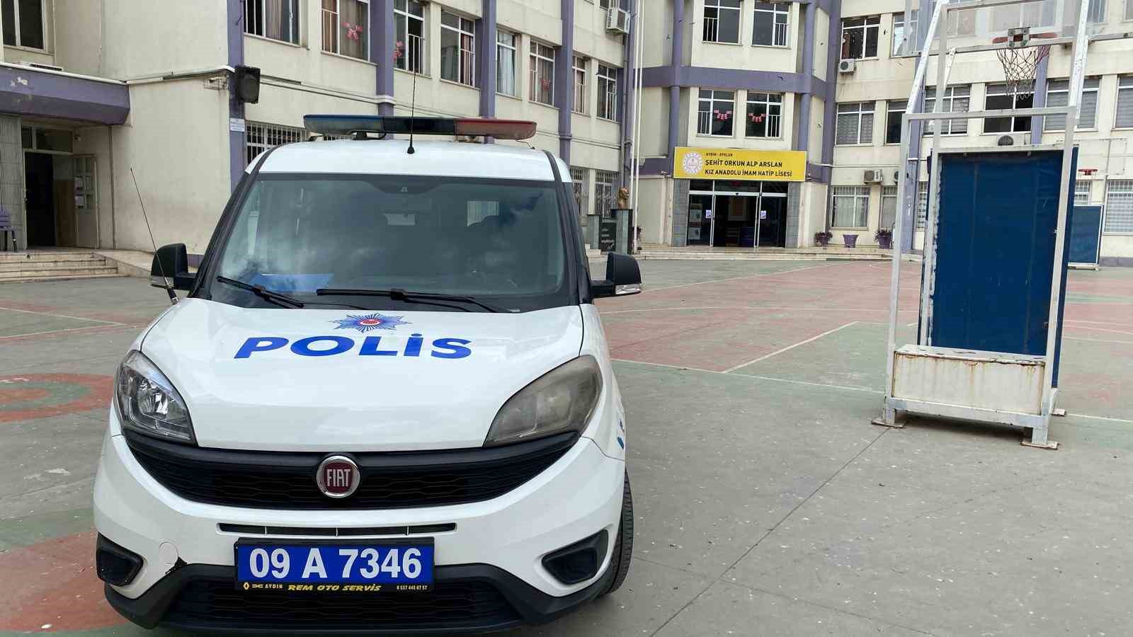 Okuduğu okulda merdivenden düşen öğrenci yaralandı
