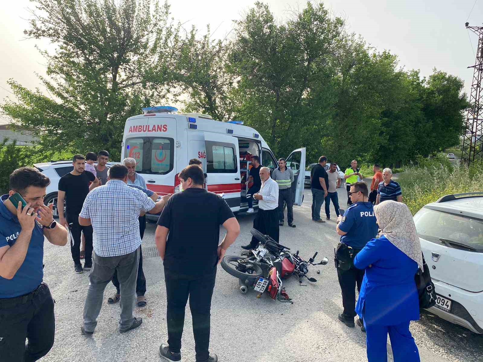 Osmaniye’de otomobil ile motosiklet çarpıştı: 3 yaralı

