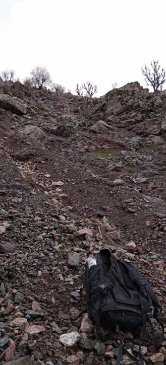 Pancar toplarken kayalıklardan düşen yaşlı adam hayatını kaybetti
