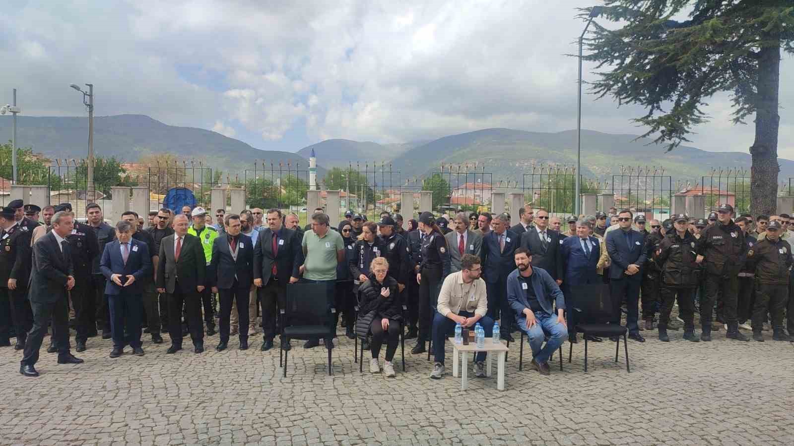 Polis memuru mesai sırasında kalp krizi geçirerek hayatını kaybetti
