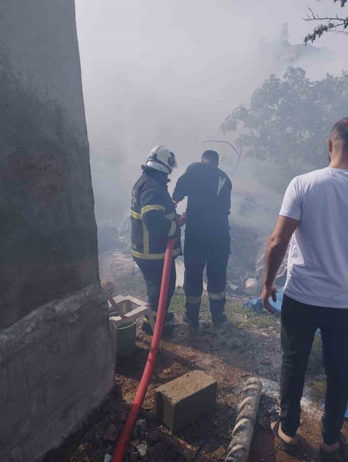 Reyhanlı’da çıkan çadır yangını söndürüldü
