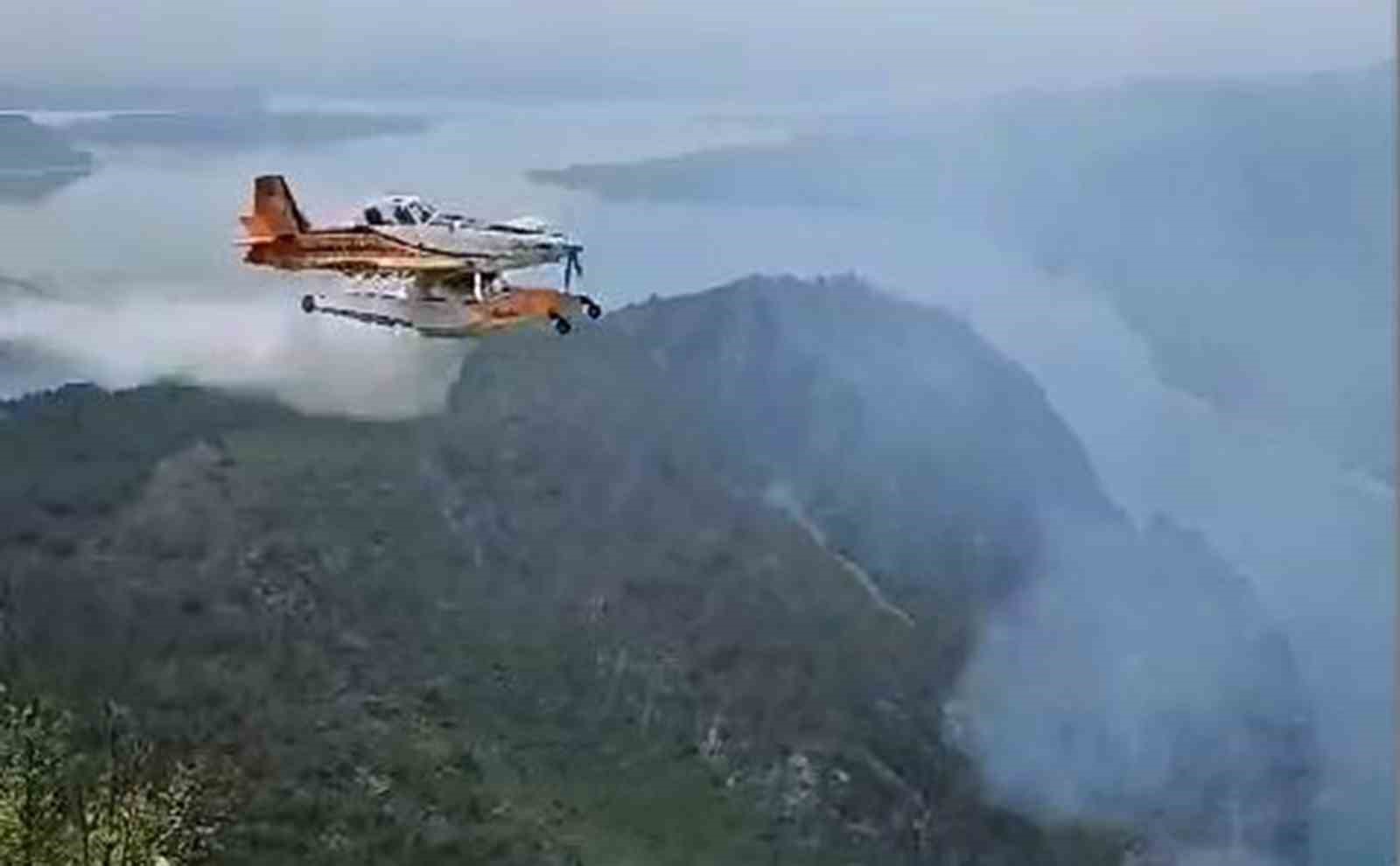 Şahinkaya Kanyonu’nda orman yangını: 1 helikopter ve 2 uçak havadan müdahale etti
