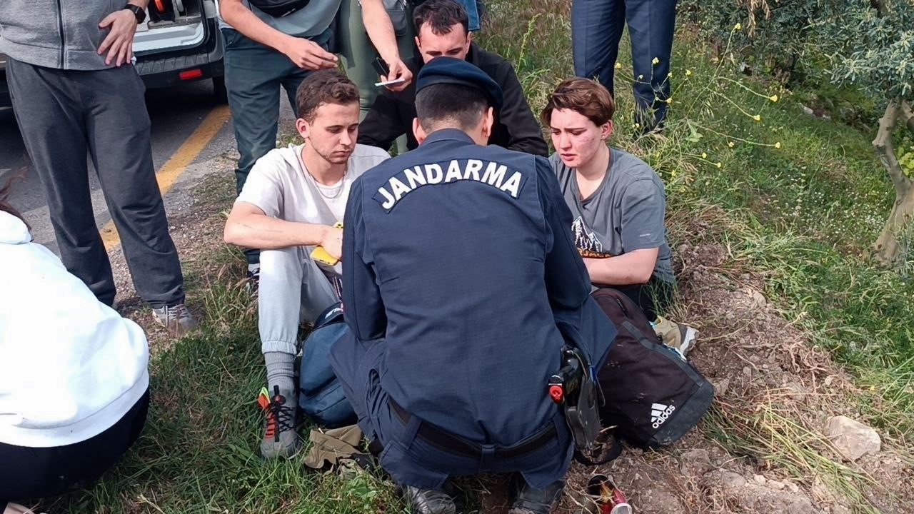 Sakarya’da 12 kişinin yaralandığı kazada midibüsün freni patlamış
